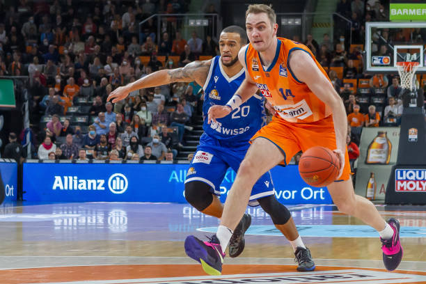 激烈的中超 激烈的中超