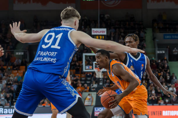 具威胁的中 具威胁的中